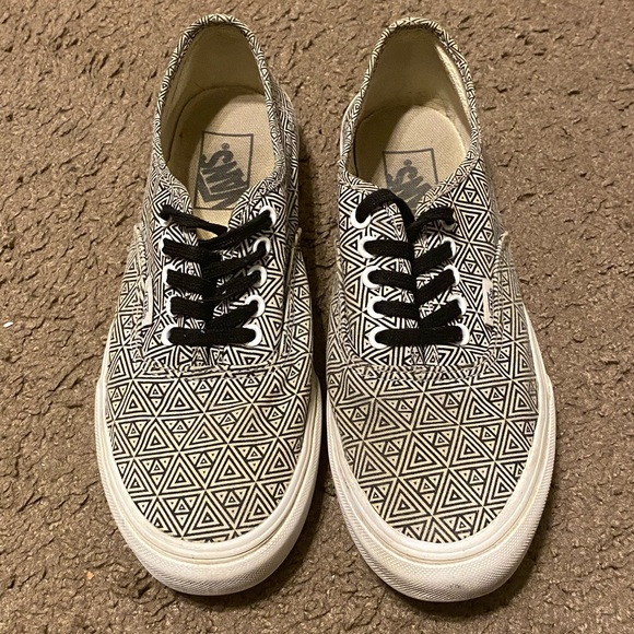 Vans Black and White Geometric Sneakers - Picture 3 of 6